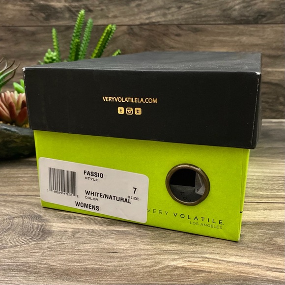 ❌SOLD❌NIB Very Volatile Fassio Woven Huarache Sandal - Picture 10 of 10